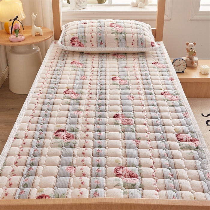 91家纺网 家纺一手货源 找家纺 东宇床垫 2025新款牛奶绒床褥学生床 复古花