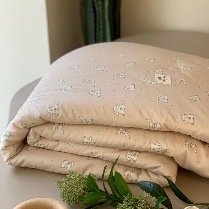 91家纺网 家纺一手货源 找家纺 汇庭 2024新品·雅棉春秋被系列--实拍图 调皮小兔