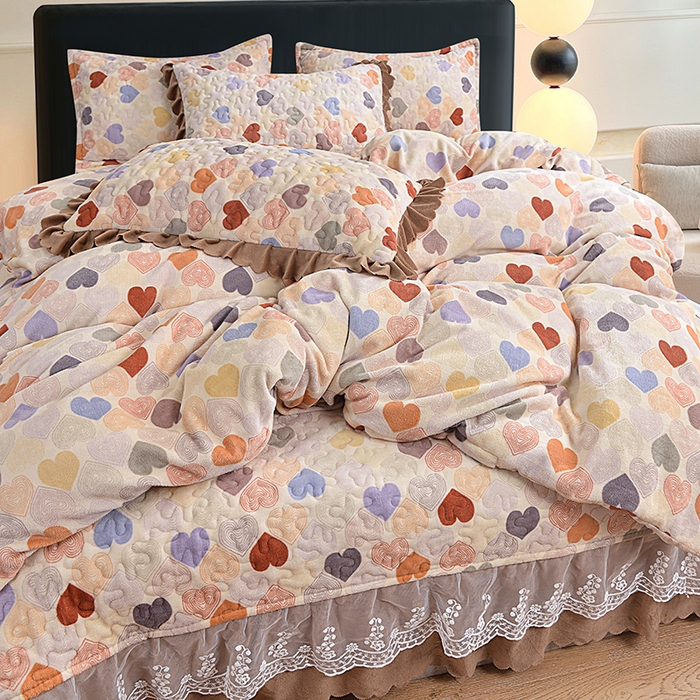 91家纺网 家纺一手货源 找家纺 2024新款亲肤牛奶绒夹棉床盖四件套 霓虹甜心