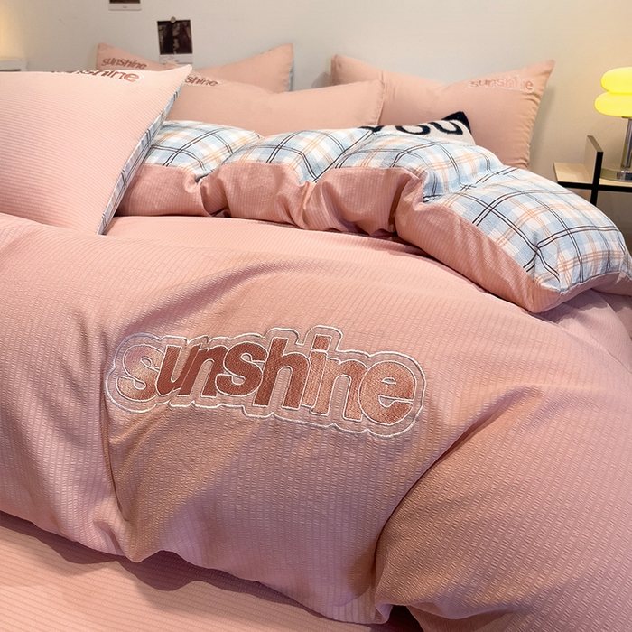 91家纺网 家纺一手货源 找家纺 眠帛家居 2024新款水洗棉磨毛提花刺绣四件套阳光系列 阳光-奶油粉