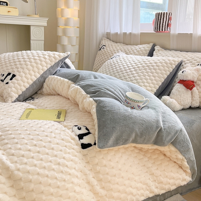 91家纺网 家纺一手货源 找家纺 （总）澳梵家居 2024新款小清新豆豆绒牛奶绒毛巾绣四件套