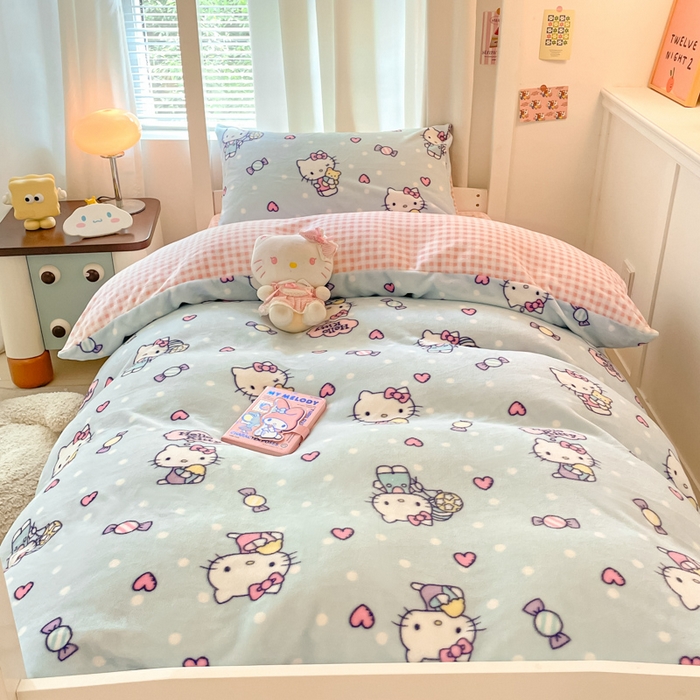 91家纺网 家纺一手货源 找家纺 星座 2025新款三丽鸥牛奶绒套件学生床 糖果KT猫 蓝