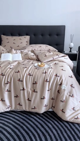 91家纺网 家纺一手货源 找家纺 汇庭 2024新品·雅棉春秋被系列--棚拍 班尼狗