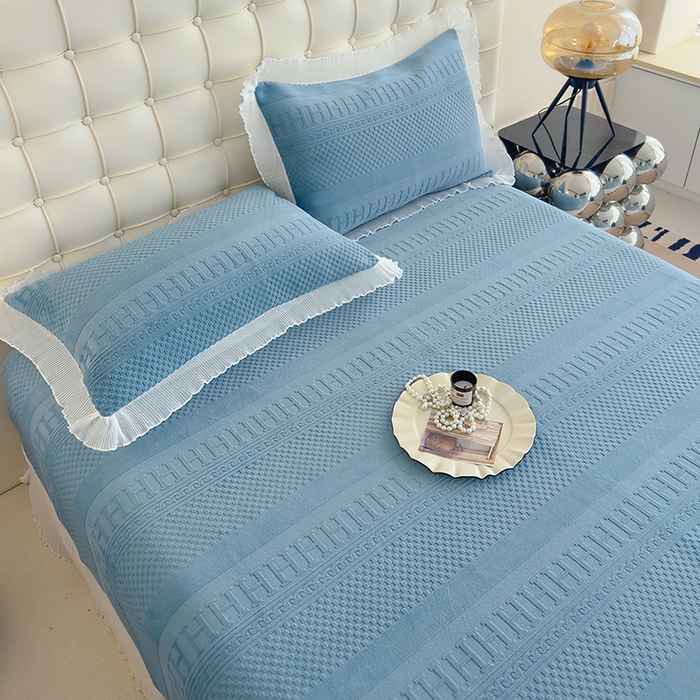 91家纺网 家纺一手货源 找家纺 冬然家纺 2024新款雕花绒床盖四件套 H-深海蓝