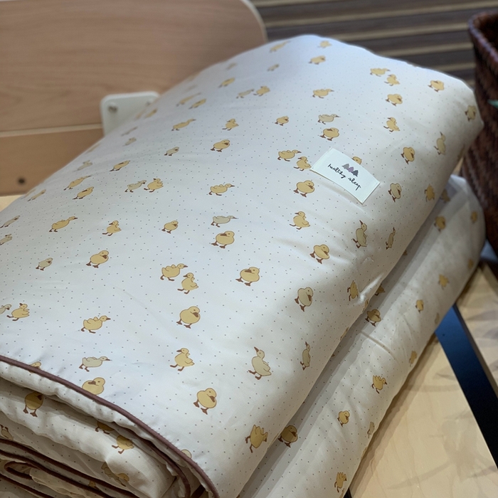 91家纺网 家纺一手货源 找家纺 汇庭 2024新品·雅棉春秋被系列--实拍图 墩墩鸭