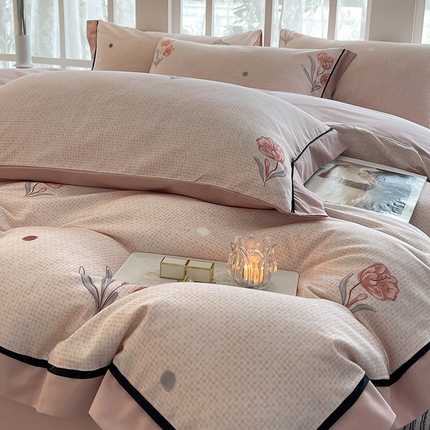 91家纺网 家纺一手货源 找家纺 秋冬季A类母婴级加厚保暖四件套全棉纯棉轻奢风数码印花宽边款新疆棉床上用品贝芙