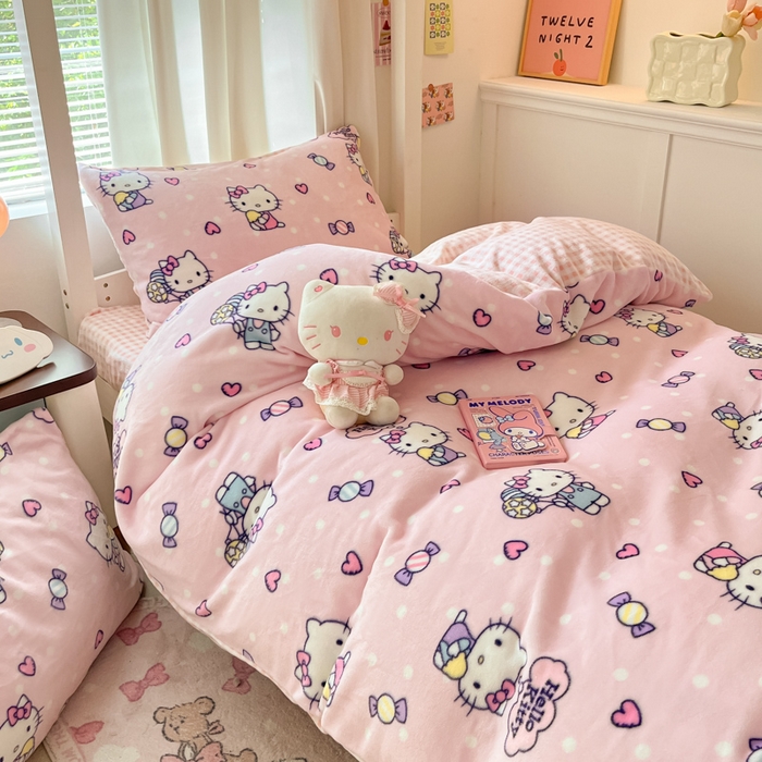 91家纺网 家纺一手货源 找家纺 星座 2025新款三丽鸥牛奶绒套件学生床 糖果KT猫 粉