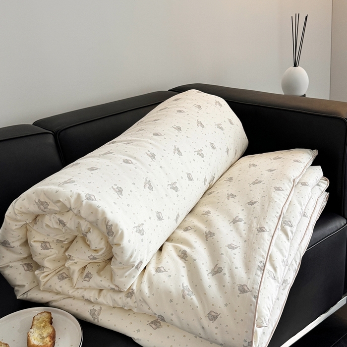 91家纺网 家纺一手货源 找家纺 汇庭 2024新品·雅棉春秋被系列--棚拍 萌象