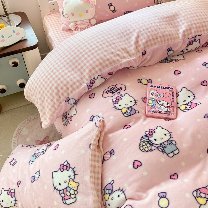 91家纺网 家纺一手货源 找家纺 星座 2025新款三丽鸥牛奶绒套件学生床 糖果KT猫 粉