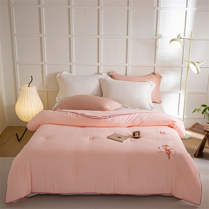 91家纺网 家纺一手货源 找家纺 （总）米洛贝伊 2025新款小福被刺绣款冬被被子被芯