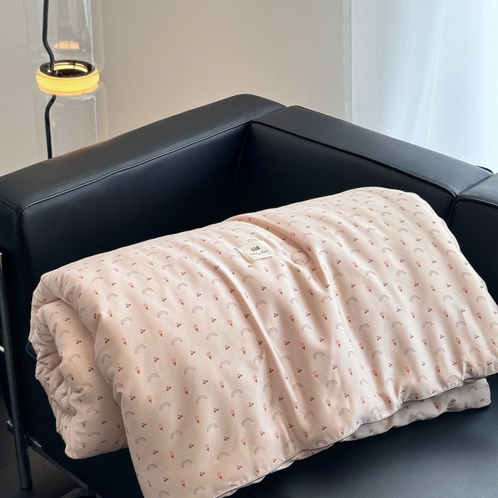 91家纺网 家纺一手货源 找家纺 汇庭 2024新品·雅棉春秋被系列--棚拍 冰淇淋