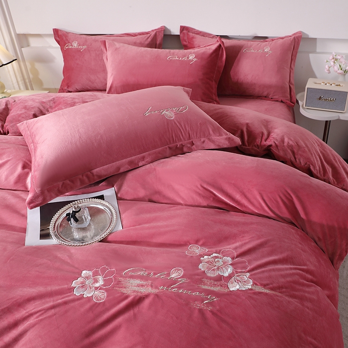 91家纺网 家纺一手货源 找家纺 2024新款母婴级花边床单款婴儿绒刺绣四件套 长相思-豆沙