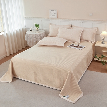 91家纺网 家纺一手货源 找家纺 莎果 2024新款天丝绒刺绣款床盖三件套 樱桃-米白