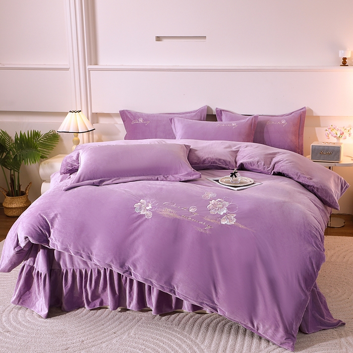 91家纺网 家纺一手货源 找家纺 2024新款母婴级花边床单款婴儿绒刺绣四件套 长相思-薰衣紫