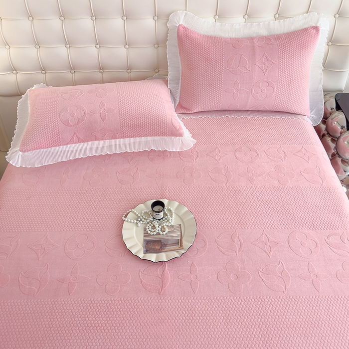 91家纺网 家纺一手货源 找家纺 （总）冬然家纺 2024新款雕花绒床盖四件套