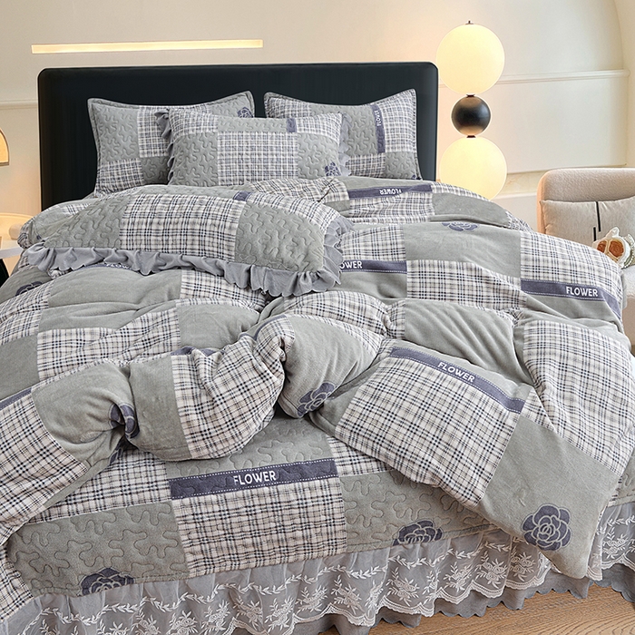 91家纺网 家纺一手货源 找家纺 2024新款亲肤牛奶绒夹棉床盖四件套 恋爱山茶