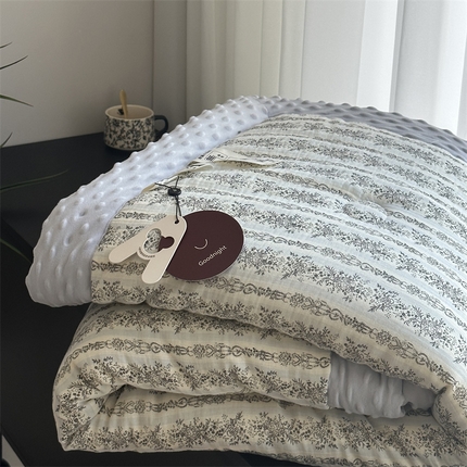 91家纺网 家纺一手货源 找家纺 （总）U被家纺 2025新款全棉皱皱纱布豆豆四季被