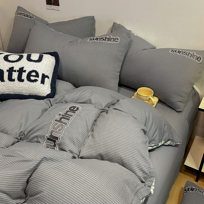 91家纺网 家纺一手货源 找家纺 眠帛家居 2024新款水洗棉磨毛提花刺绣四件套阳光系列 阳光-雾灰