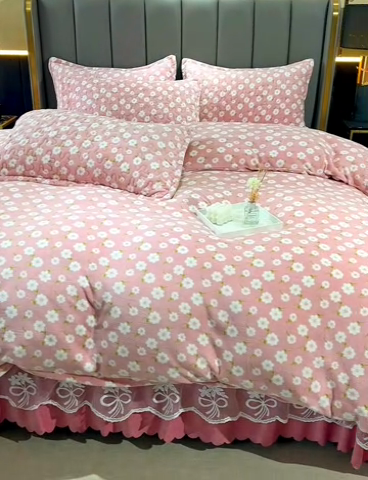 91家纺网 家纺一手货源 找家纺 2024新款亲肤牛奶绒夹棉床盖四件套 小碎花