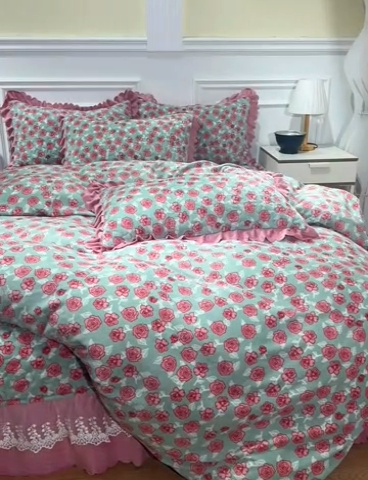 91家纺网 家纺一手货源 找家纺 2024新款亲肤牛奶绒夹棉床盖四件套 粉色玫瑰