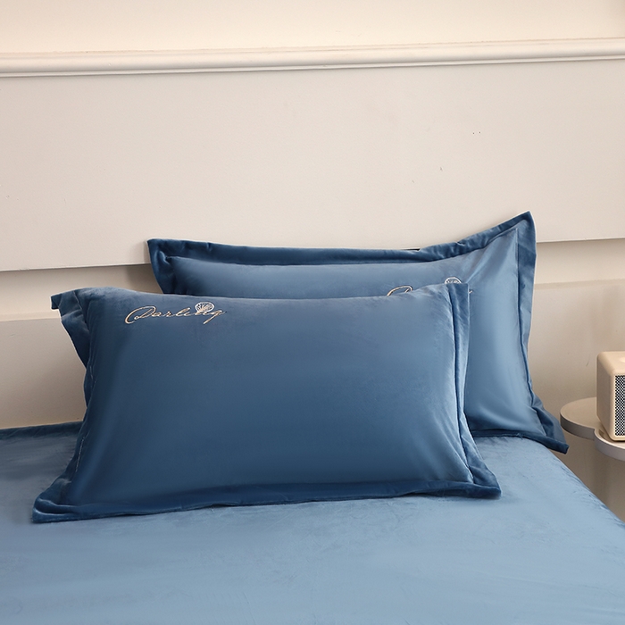 91家纺网 家纺一手货源 找家纺 2024新款母婴级花边床单款婴儿绒刺绣四件套 长相思-宾利蓝