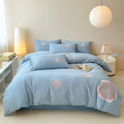 91家纺网 家纺一手货源 找家纺 典曼家纺 2024新款A类高精密24*21支磨毛绣花四件套-汀兰 汀兰-海青蓝