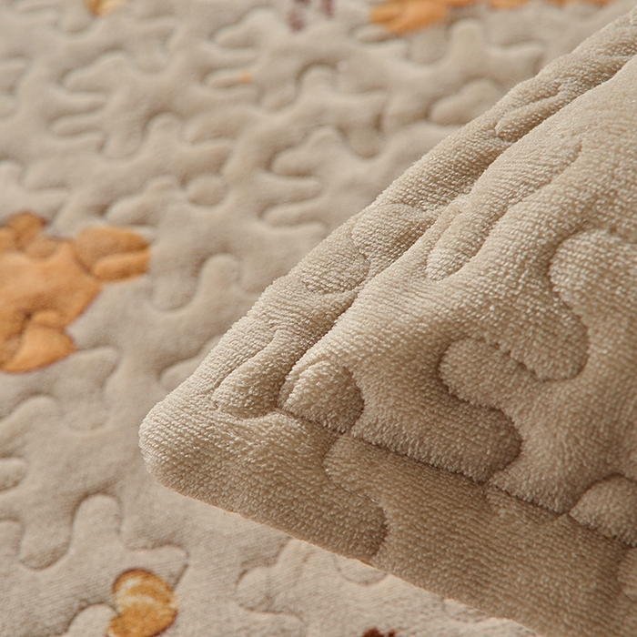 91家纺网 家纺一手货源 找家纺 2024新款亲肤牛奶绒夹棉床盖四件套 咖啡熊