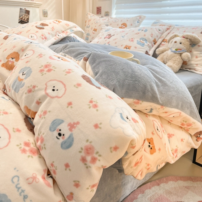 91家纺网 家纺一手货源 找家纺 2025新款田园花卉类印花牛奶绒被套单件 图图狗