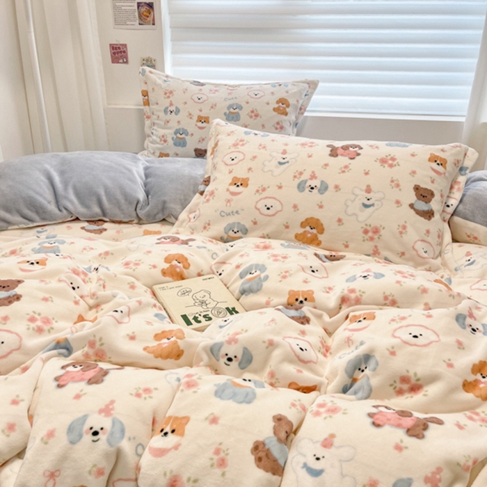 91家纺网 家纺一手货源 找家纺 2025新款田园花卉类印花牛奶绒被套单件 图图狗