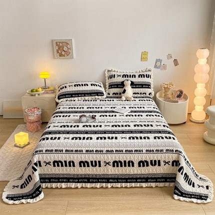 91家纺网 家纺一手货源 找家纺 （总）家喜爱 2024新款牛奶绒花边床盖