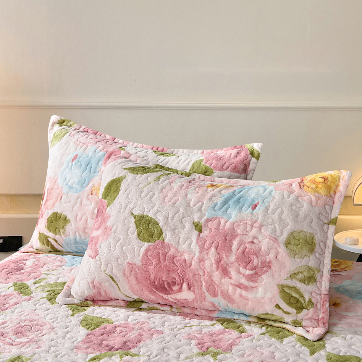 91家纺网 家纺一手货源 找家纺 2024新款亲肤牛奶绒夹棉床盖四件套 诗意玫瑰