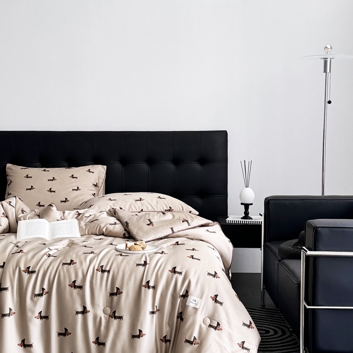 91家纺网 家纺一手货源 找家纺 汇庭 2024新品·雅棉春秋被系列--棚拍 班尼狗