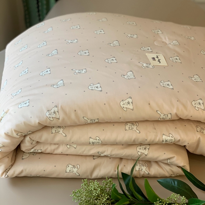 91家纺网 家纺一手货源 找家纺 汇庭 2024新品·雅棉春秋被系列--实拍图 调皮小兔
