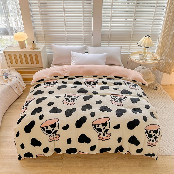 91家纺网 家纺一手货源 找家纺 卡普 2026新款牛奶绒印花四件套 奶牛杯