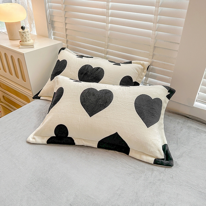 91家纺网 家纺一手货源 找家纺 卡普 2025新款牛奶绒印花单枕套 慕斯