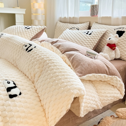 91家纺网 家纺一手货源 找家纺 （总）澳梵家居 2024新款小清新豆豆绒牛奶绒毛巾绣四件套