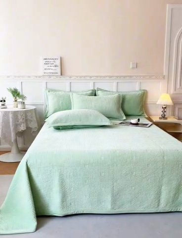 91家纺网 家纺一手货源 找家纺 莎果 2024新款天丝绒刺绣款床盖三件套 樱桃-绿