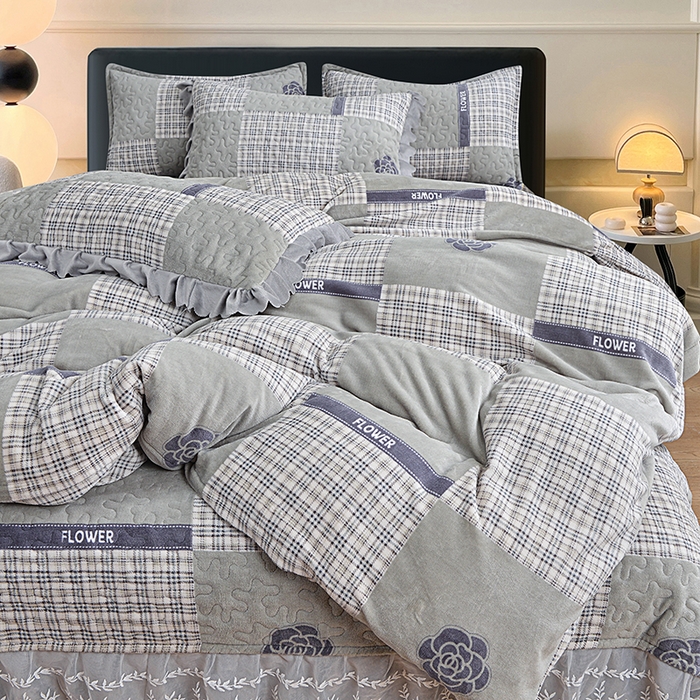 91家纺网 家纺一手货源 找家纺 2024新款亲肤牛奶绒夹棉床盖四件套 恋爱山茶