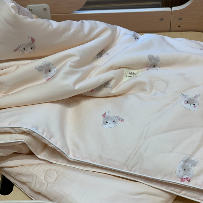 91家纺网 家纺一手货源 找家纺 汇庭 2024新品·雅棉春秋被系列--实拍图 美好小兔