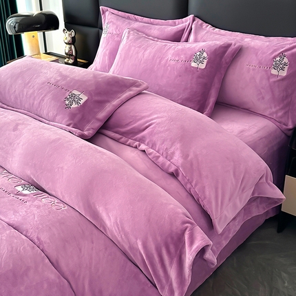 91家纺网 家纺一手货源 找家纺 （总2）橘姿家纺 2025新款9斤牛奶绒绣花四件套-相伴