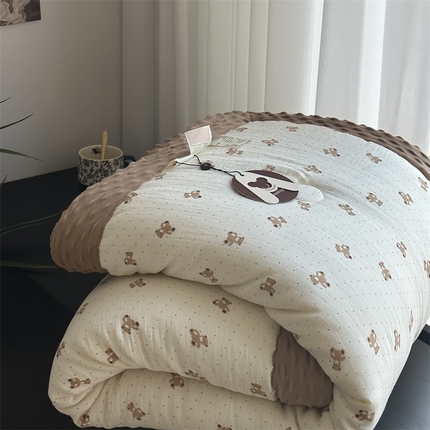 91家纺网 家纺一手货源 找家纺 （总）U被家纺 2025新款全棉皱皱纱布豆豆四季被