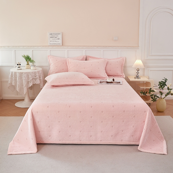 91家纺网 家纺一手货源 找家纺 （总）莎果 2024新款天丝绒刺绣款床盖三件套