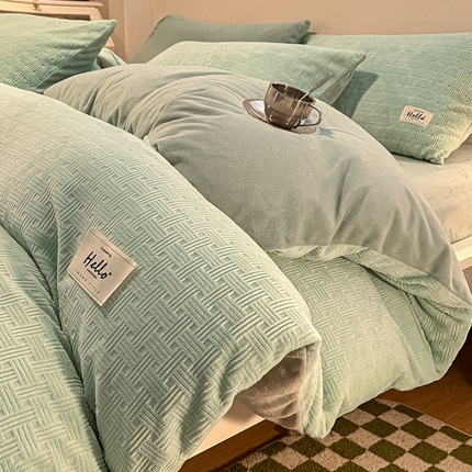 91家纺网 家纺一手货源 找家纺 （总）857家居 2024新款雕花绒四件套-云朵系列