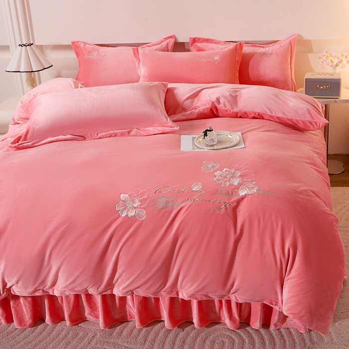 91家纺网 家纺一手货源 找家纺 2024新款母婴级花边床单款婴儿绒刺绣四件套 长相思-温柔玉