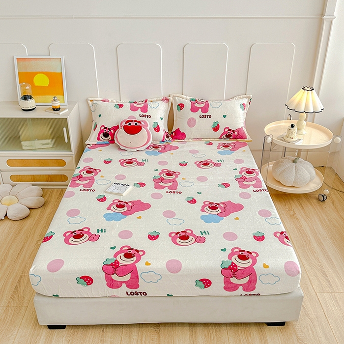 91家纺网 家纺一手货源 找家纺 卡普 2025新款牛奶绒印花单床笠 萌趣熊宝