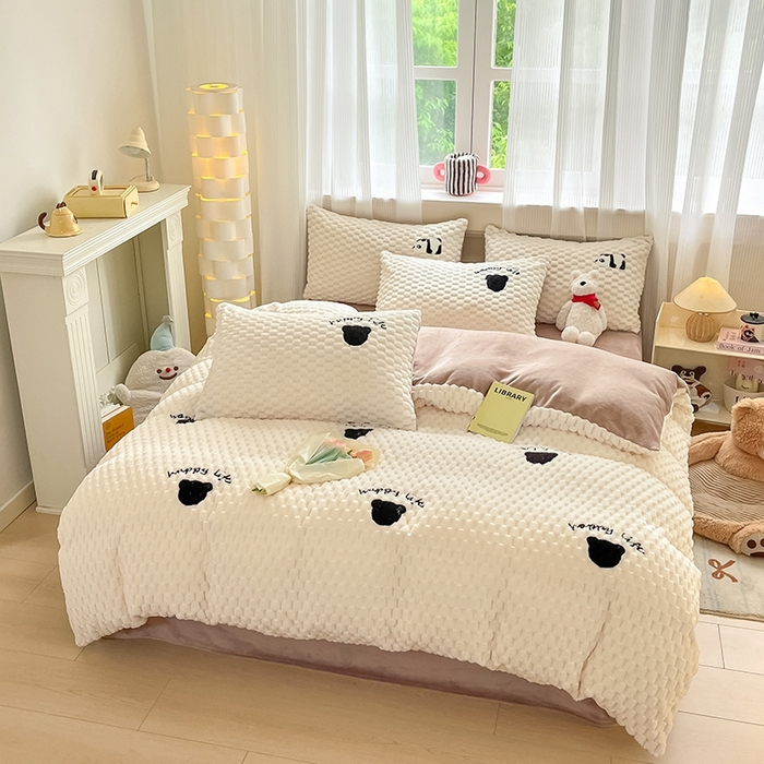 91家纺网 家纺一手货源 找家纺 澳梵家居 2024新款小清新豆豆绒牛奶绒毛巾绣四件套 熊头-卡其