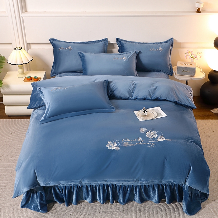 91家纺网 家纺一手货源 找家纺 2024新款母婴级花边床单款婴儿绒刺绣四件套 长相思-宾利蓝