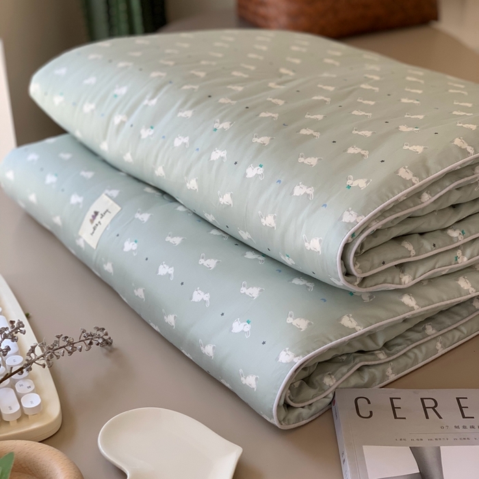 91家纺网 家纺一手货源 找家纺 汇庭 2024新品·雅棉春秋被系列--实拍图 格恩兔