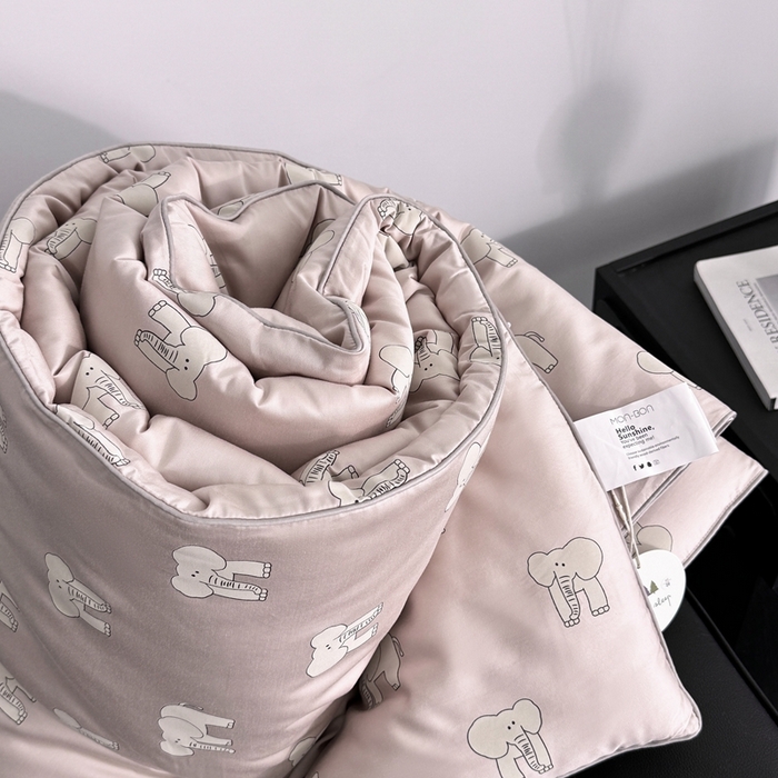 91家纺网 家纺一手货源 找家纺 汇庭 2024新品·雅棉春秋被系列--棚拍 多多象粉