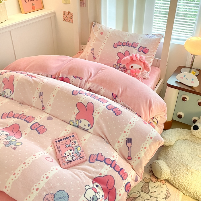 91家纺网 家纺一手货源 找家纺 星座 2025新款三丽鸥牛奶绒套件学生床 贪吃美乐蒂